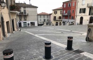 dissuasori_piazza_Carpine_Magione